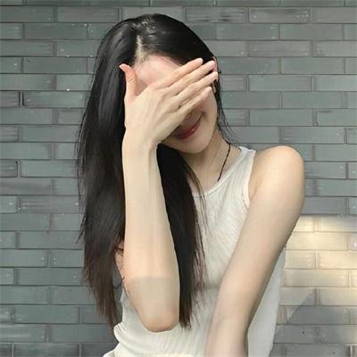戴金色面具的男子